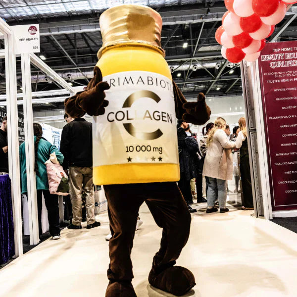 person holds primabiotic leaflet at salon beauty trade fair|||||||||||||||||||||||
